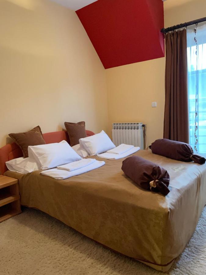 Hotel Dva Goluba Pale Dış mekan fotoğraf