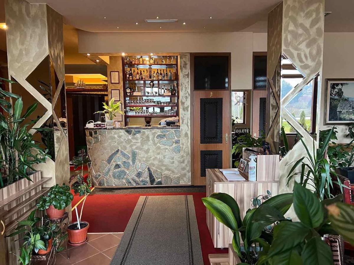 Hotel Dva Goluba Pale Dış mekan fotoğraf