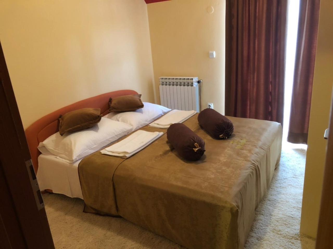 Hotel Dva Goluba Pale Dış mekan fotoğraf