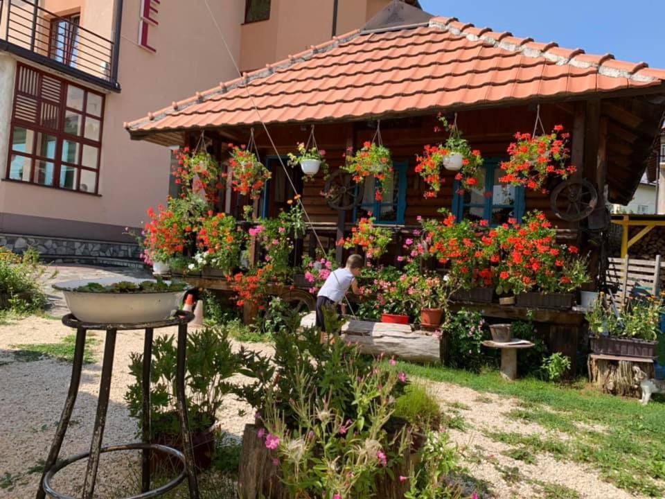 Hotel Dva Goluba Pale Dış mekan fotoğraf